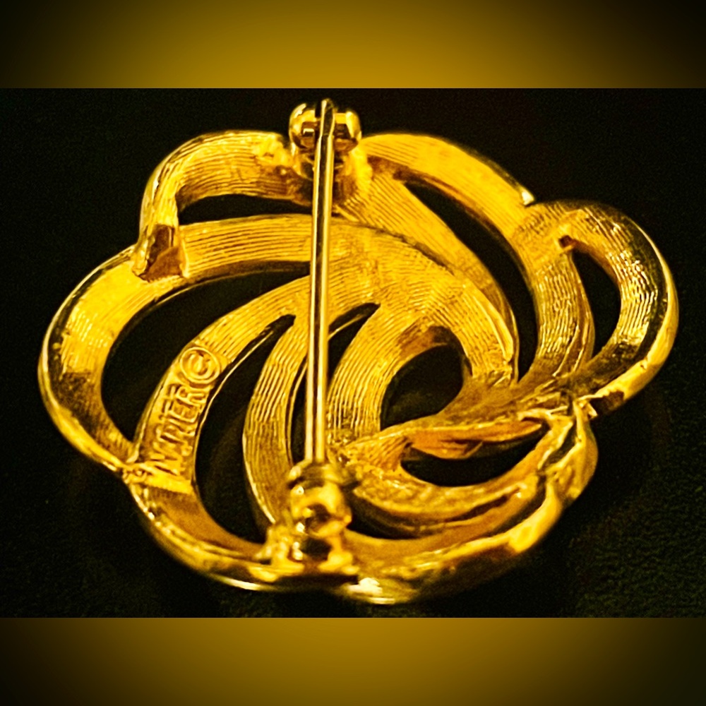 Vintage NAPIER Gold Swirl Brooch - Picture 4 of 6
